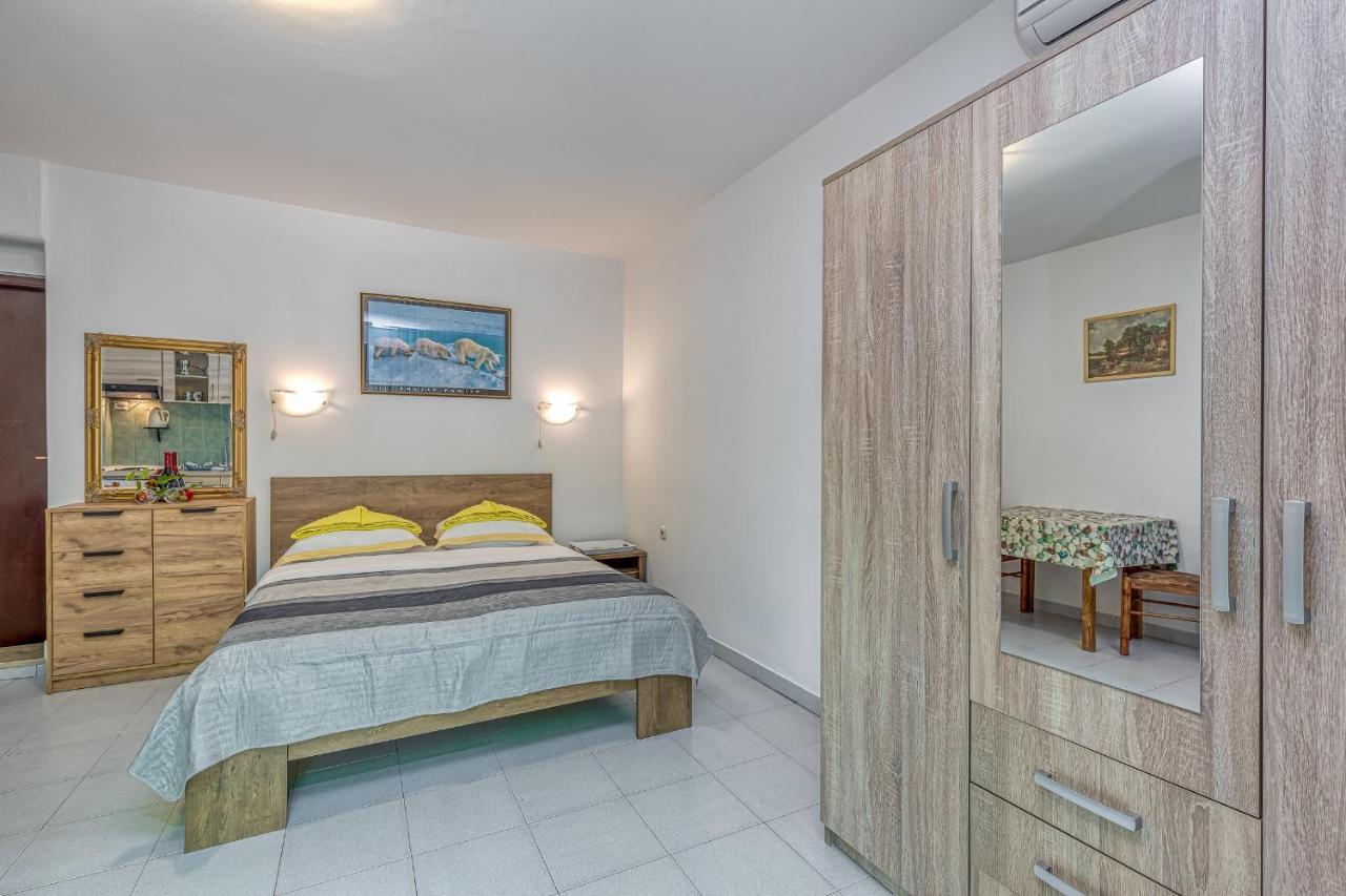 Apartments Bastovanovic Rovinj Exterior foto